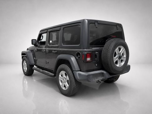 Used 2019 Jeep Wrangler Unlimited Sport S AWD/4WD image 3