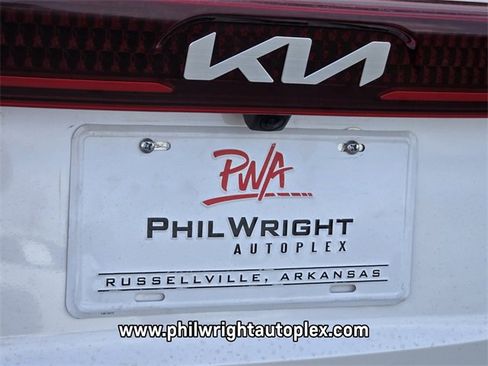 Used 2024 Kia Carnival LX image 15