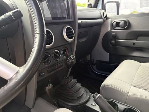 Used 2008 Jeep Wrangler Sahara AWD/4WD image 24