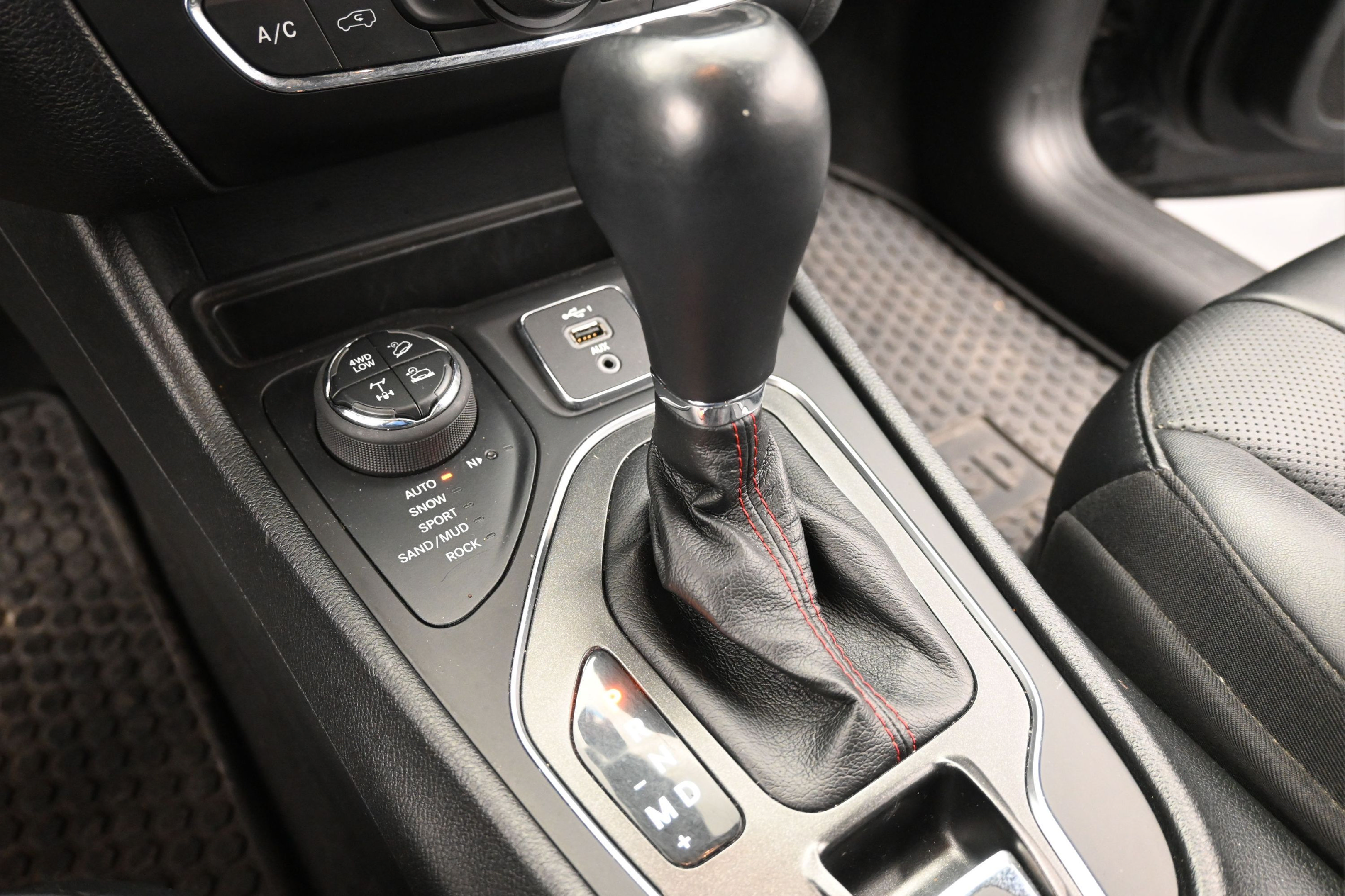 Used 2022 Jeep Cherokee Trailhawk w/ Sound & Nav Group AWD/4WD image 18