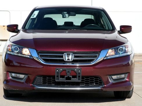 Used 2015 Honda Accord Sport image 18