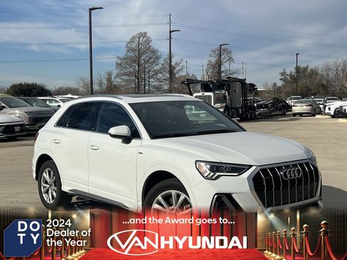 Used 2024 Audi Q3 2.0T Premium image 1