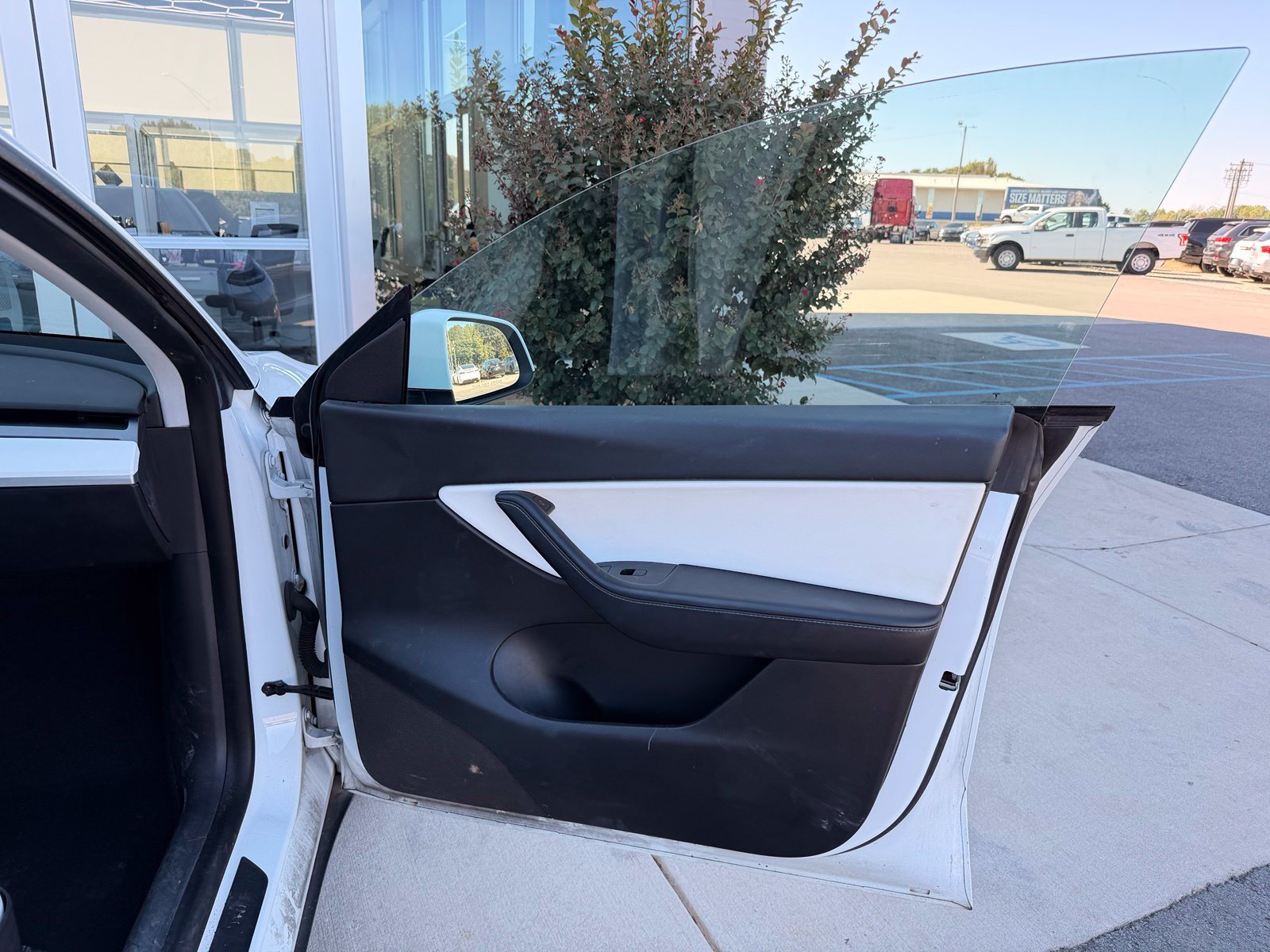 Used 2021 Tesla Model Y Long Range AWD/4WD image 19