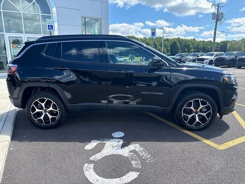 New 2026 Jeep Compass Limited AWD/4WD image 10