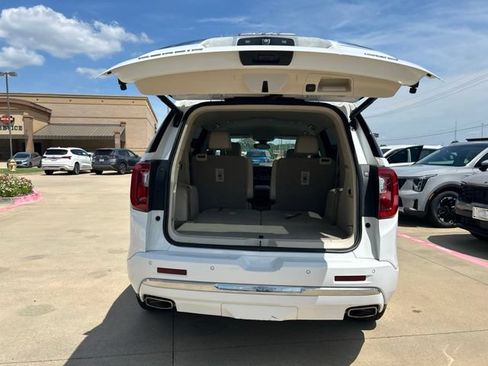 Used 2023 GMC Acadia Denali AWD/4WD image 8