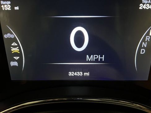 Used 2022 Jeep Grand Cherokee Limited image 36