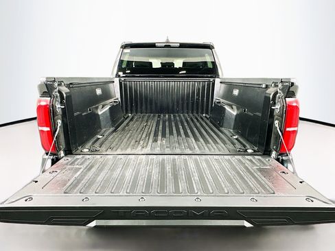 Used 2025 Toyota Tacoma TRD Off-Road image 27