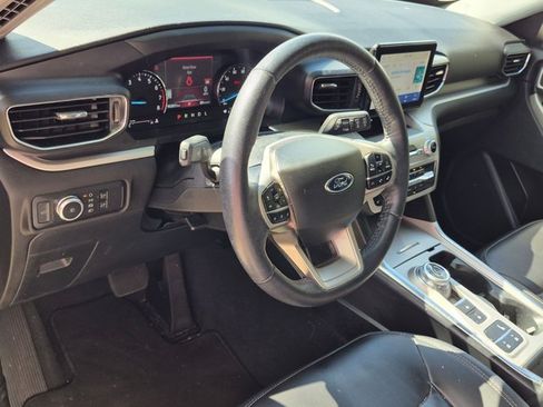 Used 2022 Ford Explorer XLT RWD image 5
