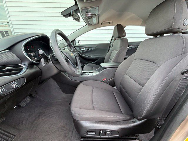 Used 2019 Chevrolet Malibu LT FWD image 16