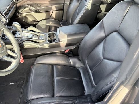 Used 2018 Porsche Cayenne AWD/4WD image 3