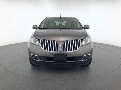 Used 2012 Lincoln MKX FWD image 5