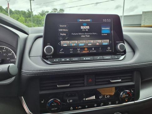 Certified 2025 Nissan Rogue SV w/ SV Premium Package image 9