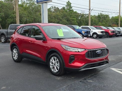 Certified 2025 Ford Escape Active FWD image 9