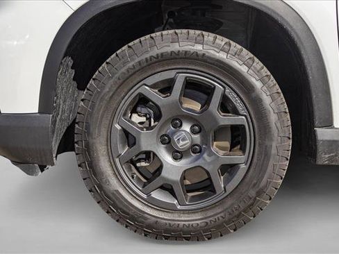 Used 2024 Honda Pilot TrailSport image 9