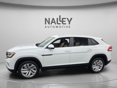 Used 2023 Volkswagen Atlas Cross Sport SE w/ Panoramic Sunroof Package image 2