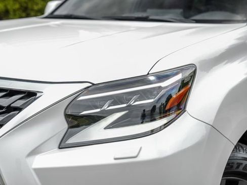 Used 2023 Lexus GX 460 Premium w/ Premium Package AWD/4WD image 4