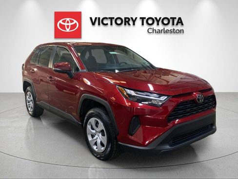 Used 2025 Toyota RAV4 LE image 5