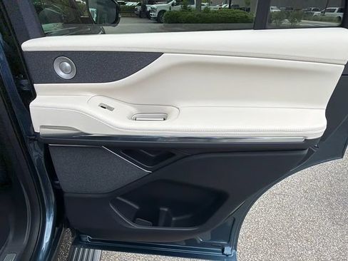 New 2027 Lincoln Navigator Reserve AWD/4WD image 19