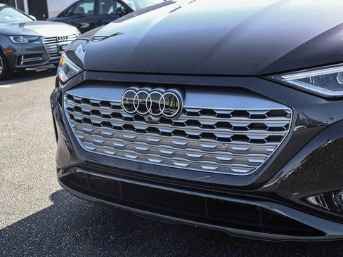 Used 2024 Audi Q8 e-tron Premium Plus w/ Premium Plus Package AWD/4WD image 8