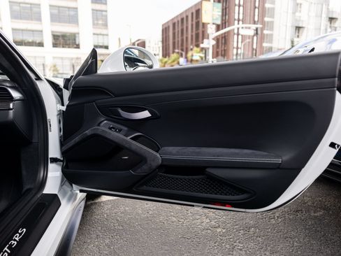 Certified 2019 Porsche 911 GT3 RS RWD image 39