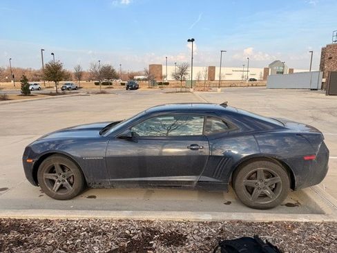 Used 2010 Chevrolet Camaro LT image 2