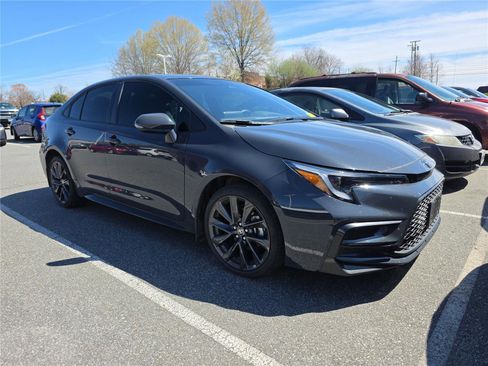 Used 2024 Toyota Corolla SE image 4