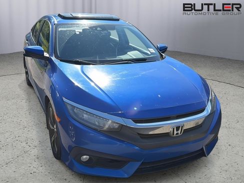 Used 2016 Honda Civic Touring image 4
