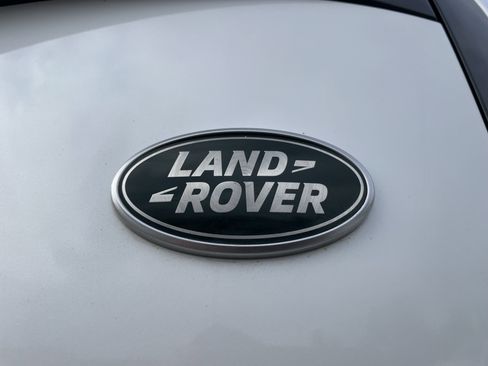 Used 2023 Land Rover Range Rover SE image 32