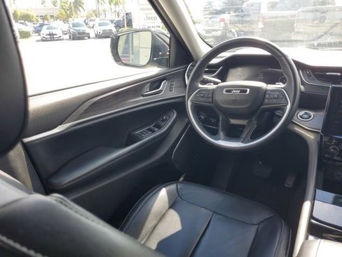 Used 2021 Jeep Grand Cherokee L Limited image 16