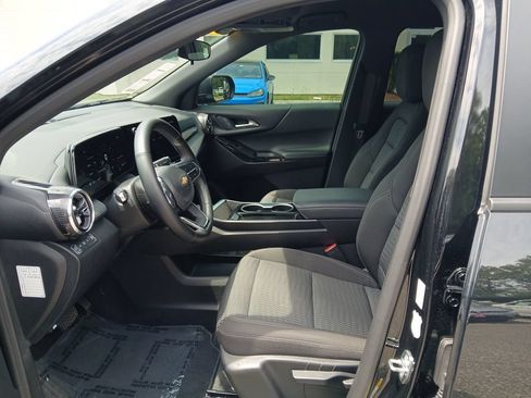 Used 2025 Chevrolet Equinox LT AWD/4WD image 11