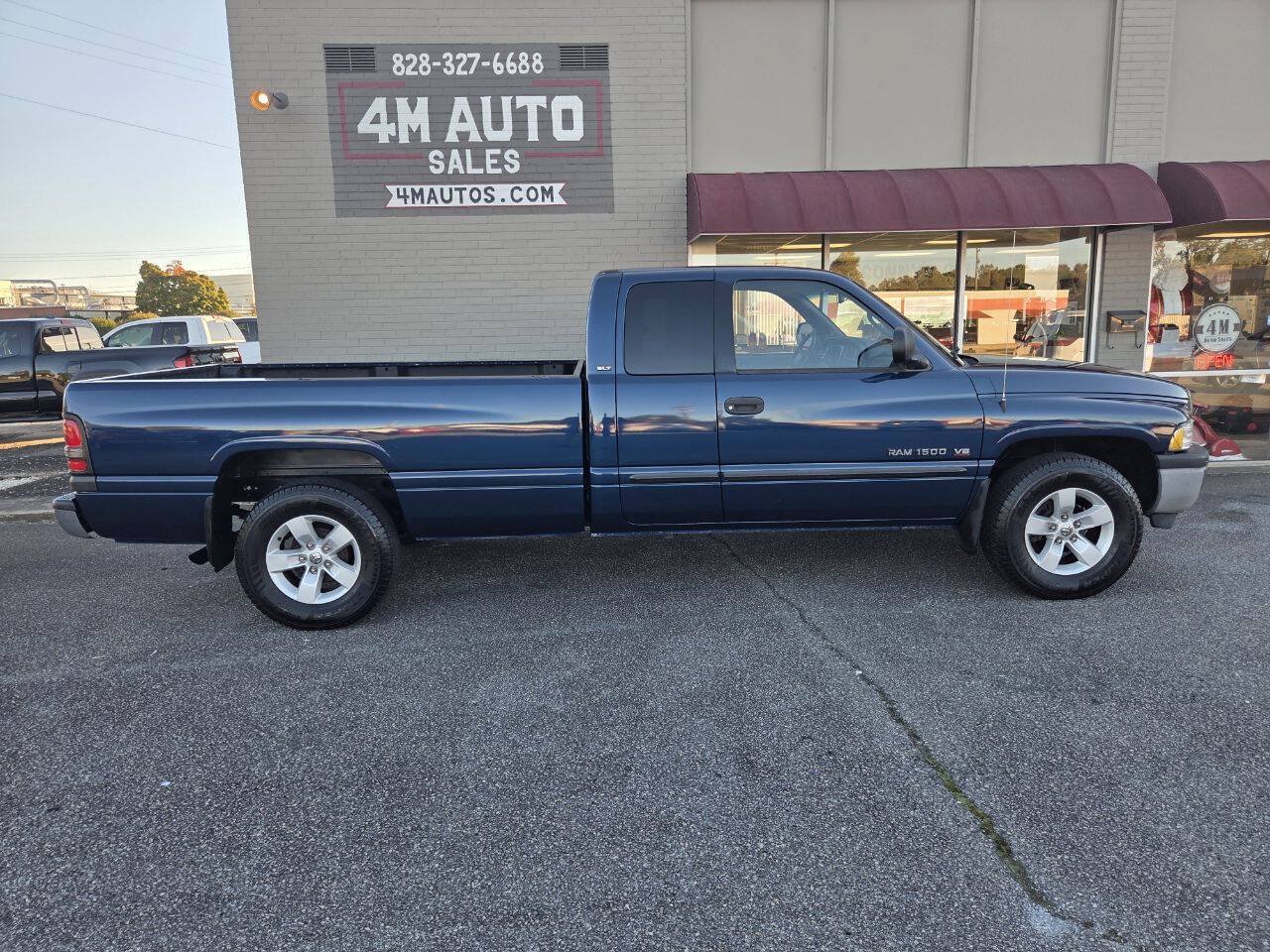 Used 2001 Dodge Ram 1500 Truck 2WD Quad Cab image 2