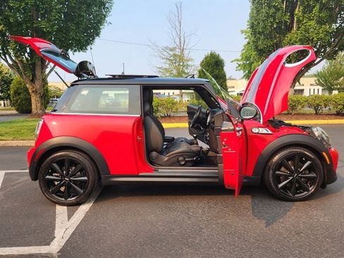Used 2013 MINI Cooper S w/ Sport Pkg FWD image 24