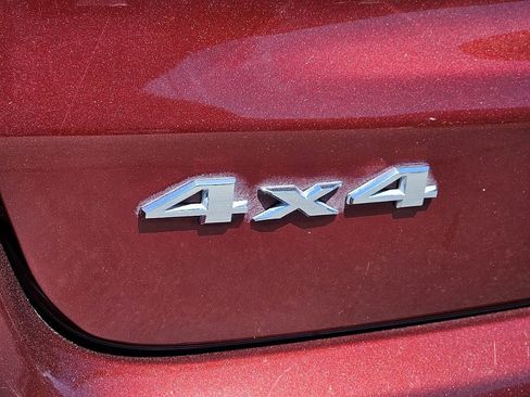 Used 2022 Jeep Compass Latitude w/ Sun and Sound Group AWD/4WD image 16