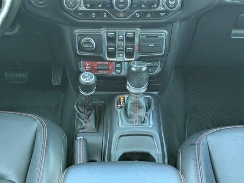 Used 2020 Jeep Gladiator Rubicon w/ Dual Top Group AWD/4WD image 18