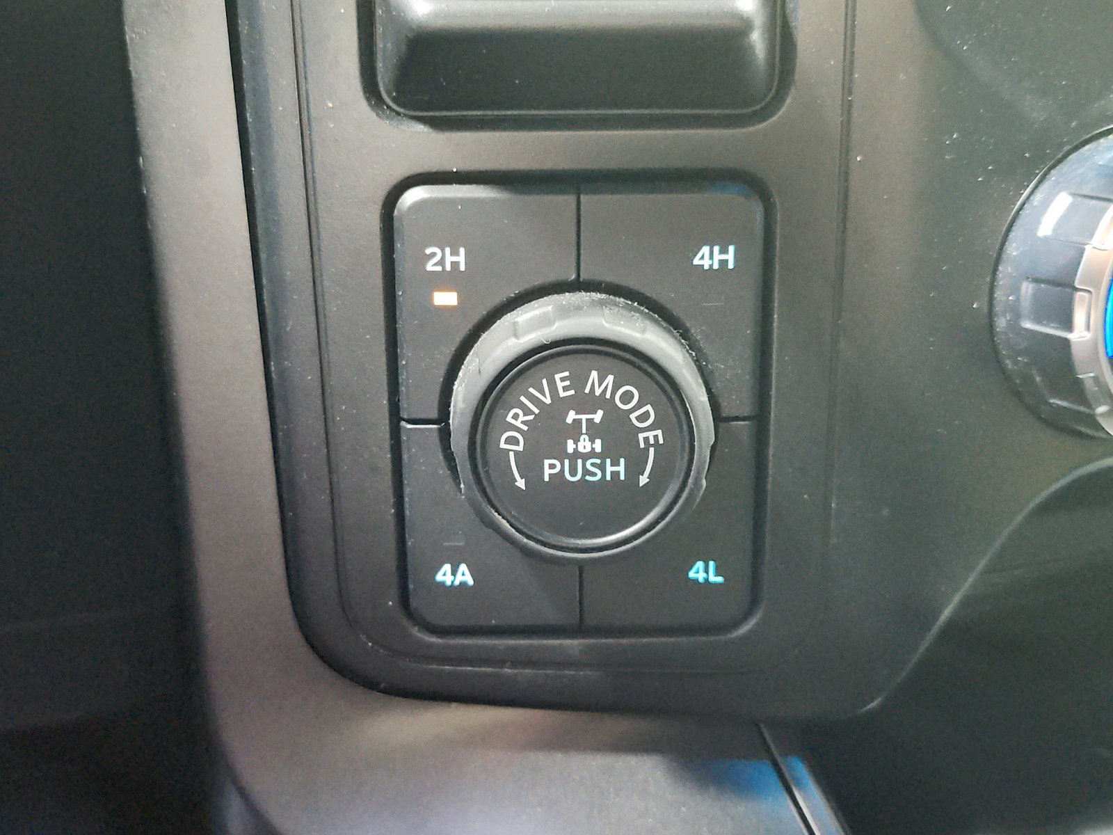 Used 2024 Ford F150 Lariat AWD/4WD image 27