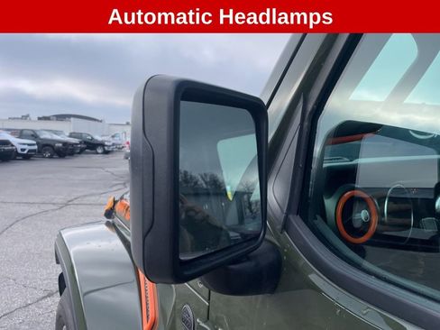 Used 2023 Jeep Gladiator Sport image 15