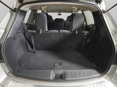 Used 2020 Nissan Pathfinder SV image 27