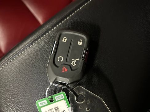 Used 2023 GMC Acadia SLE w/ Driver Convenience Package FWD image 22