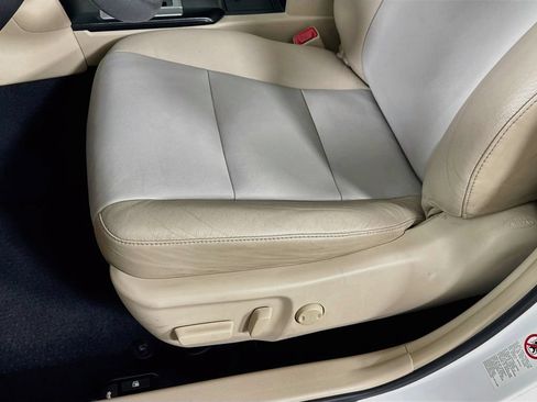 Used 2012 Toyota Camry LE FWD image 22