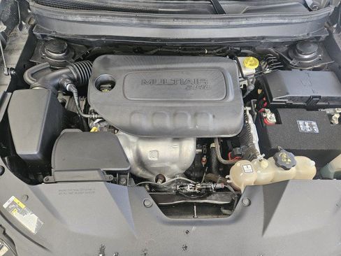 Used 2021 Jeep Cherokee Latitude Plus AWD/4WD image 8