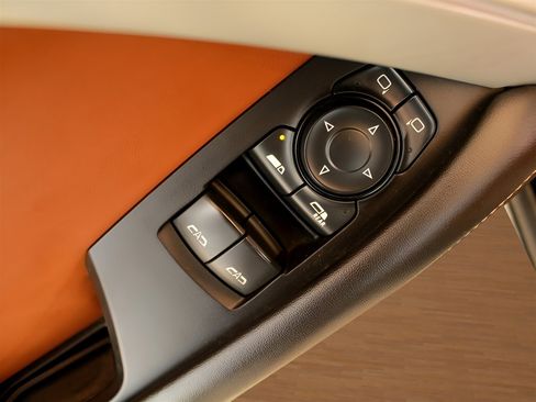 Used 2016 Chevrolet Camaro SS image 10