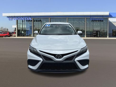 Used 2024 Toyota Camry SE FWD image 7