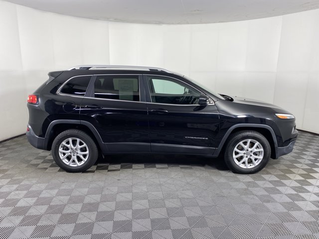 Used 2018 Jeep Cherokee Latitude w/ Safety Group AWD/4WD image 5