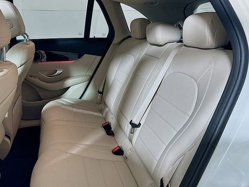 Used 2020 Mercedes-Benz GLC 300 4MATIC image 21