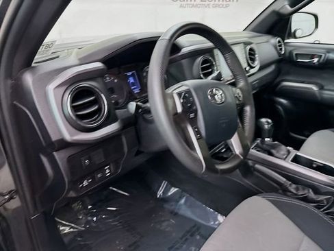 Used 2020 Toyota Tacoma TRD Off-Road image 9