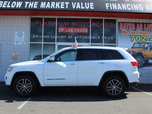 Used 2018 Jeep Grand Cherokee Limited RWD image 3