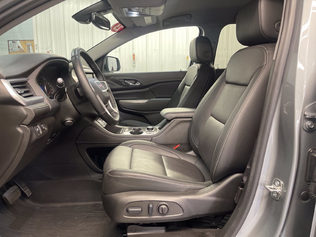 Used 2023 GMC Acadia SLT w/ Preferred Package AWD/4WD image 14