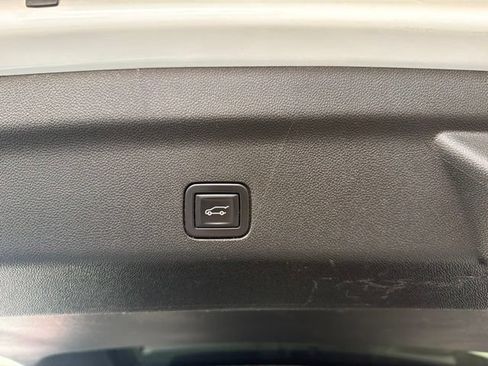 Used 2023 Chevrolet Tahoe High Country AWD/4WD image 9
