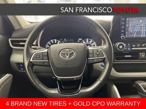 Certified 2021 Toyota Highlander XLE AWD/4WD image 32