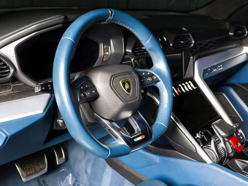 Used 2019 Lamborghini Urus image 17